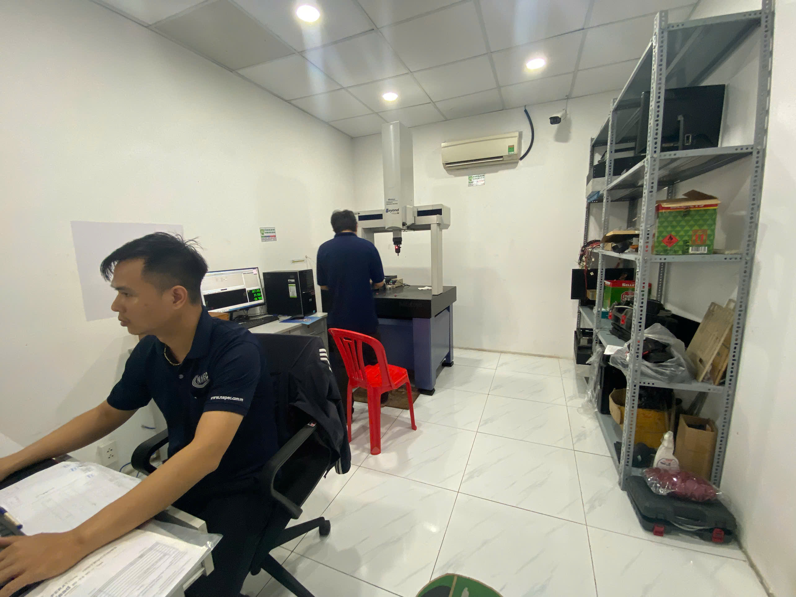 Inspection room 2.jpg
